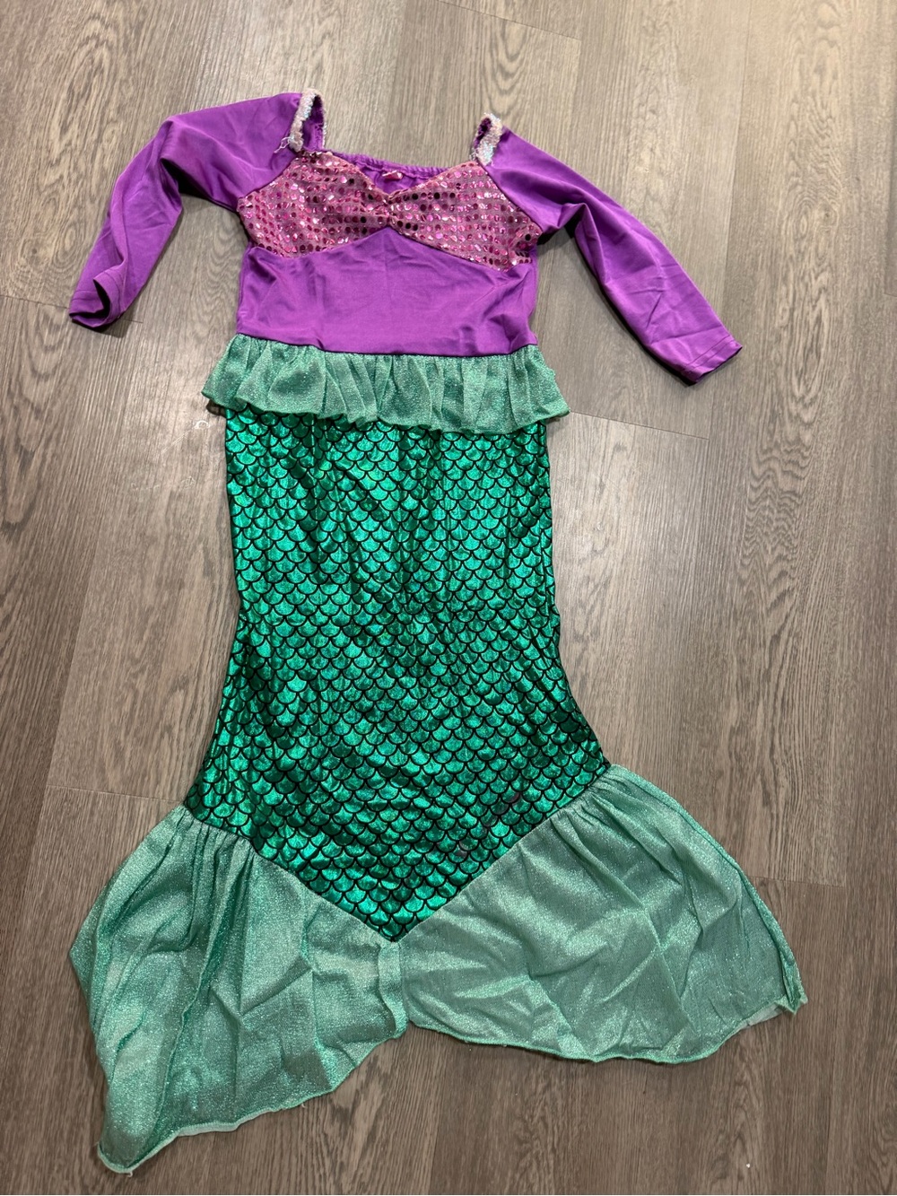 Mermaid Ariel Halloween Costume Sequin Purple/Green Tail 1 Piece Size 120 (4-5T)